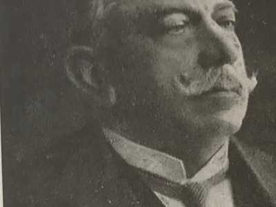 Famiglia Introna � Proprietario di una grande cereria in piazza Mercantile, che si distingueva per la tecnologia dei macchinari e l�accuratezza nella lavorazione, Nicola Introna lasci� l�attivit� al figlio Paolo che la gest� impeccabilmente tra il 1869 e il 1901